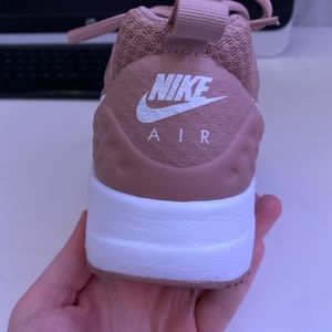 pinky nude nike shoes